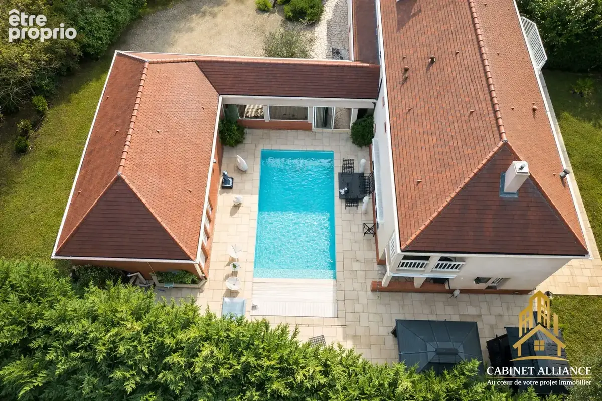 Propriété de Prestige à vendre avec une piscine - photo 2
