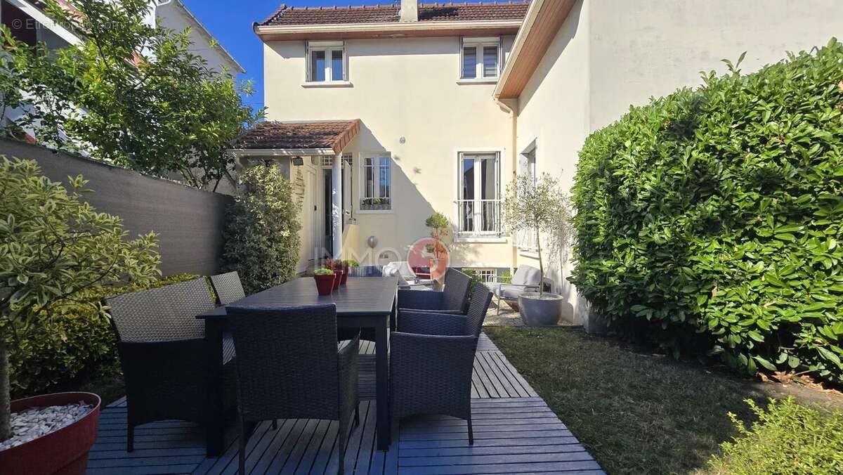 Maison à VILLEMOMBLE