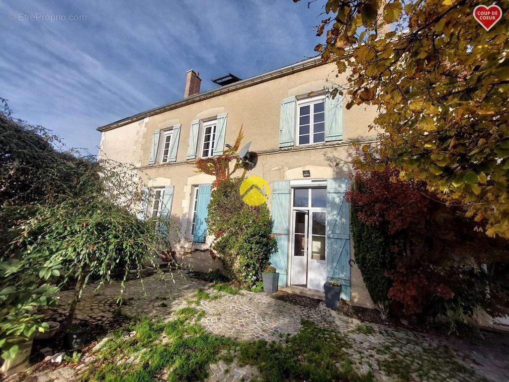Maison à MOULINS-EN-TONNERROIS