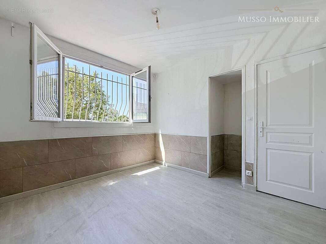 Appartement 75 m² à Marseille-14e  - photo 5