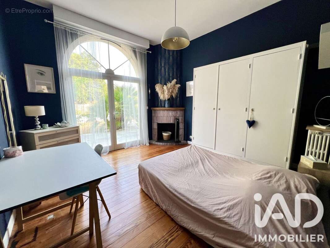 Maison 201 m² à Belin-Beliet  - photo 8