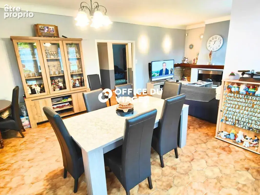 Maison - 6 pièces - 142,21 m² - photo 4