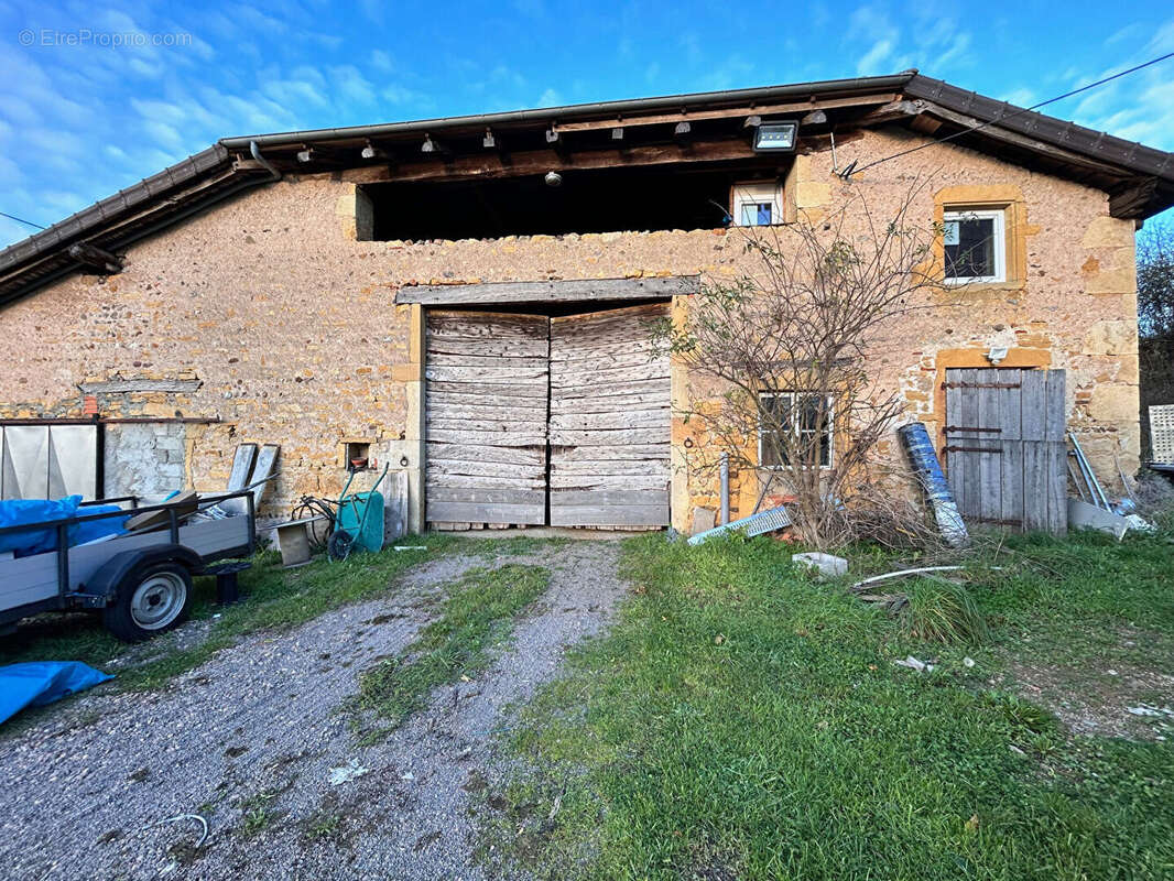 Maison à SAINT-DENIS-DE-CABANNE