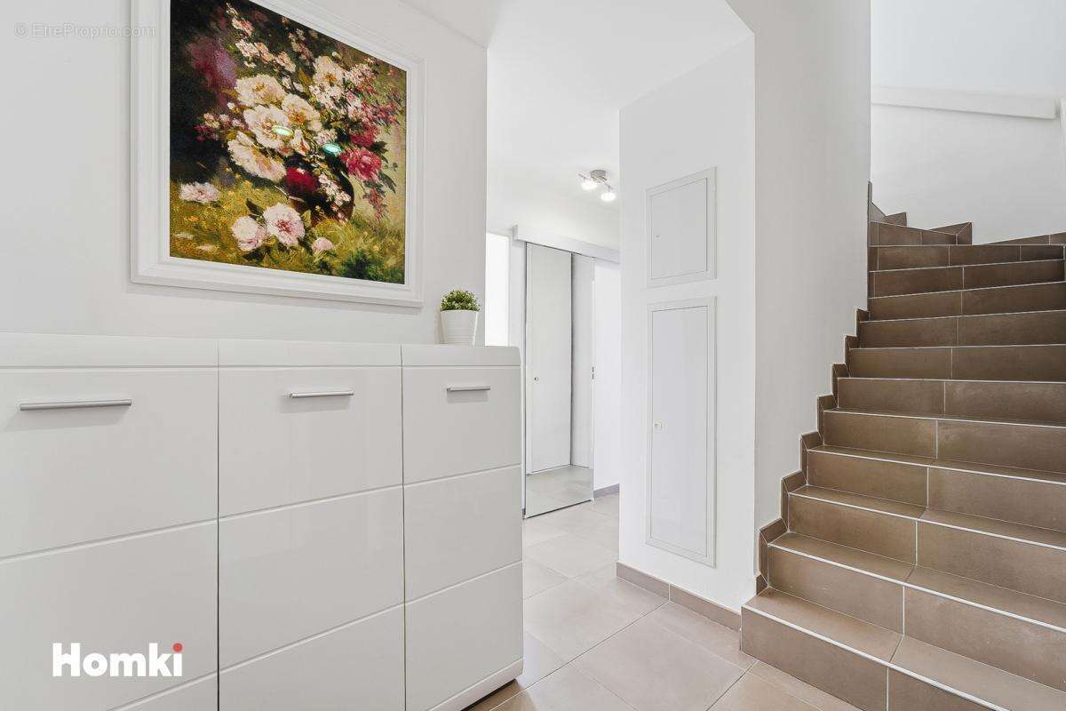 Antibes – Dernier étage – Duplex 4 pièces lumineux avec grande terrasse et double garage fermé - photo 8