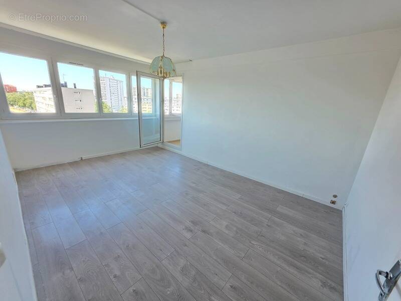 Appartement à RIS-ORANGIS