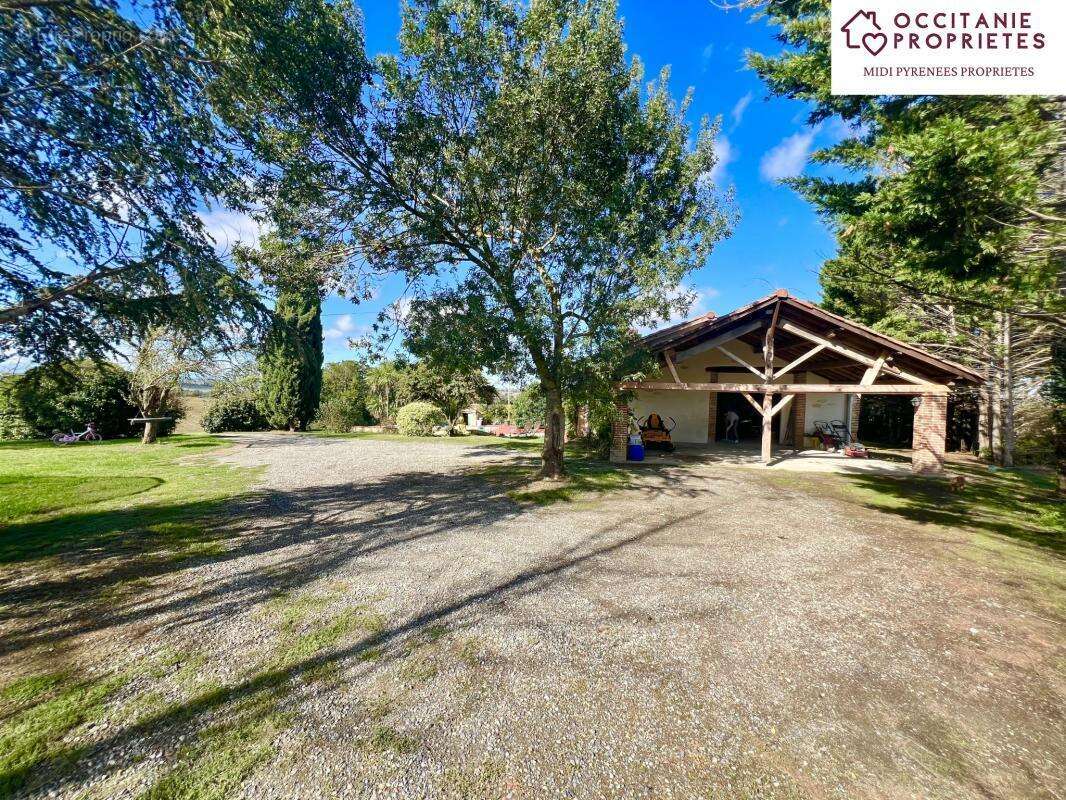 Maison à LEZAT-SUR-LEZE