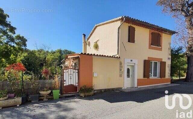 Photo 2 - Maison à MONTFERRAT