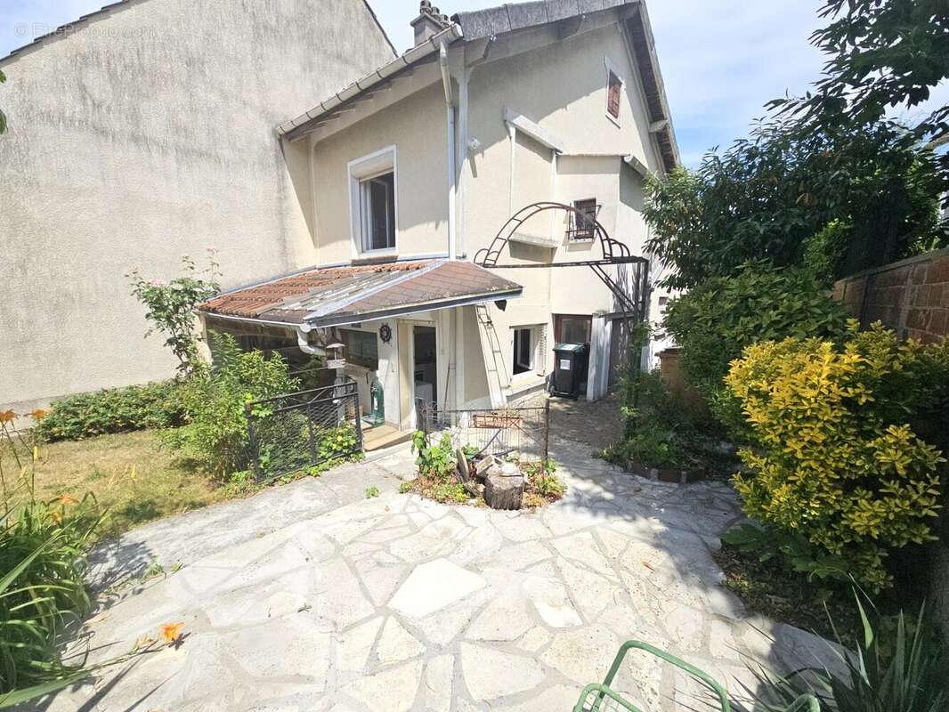 Maison à LIVRY-GARGAN