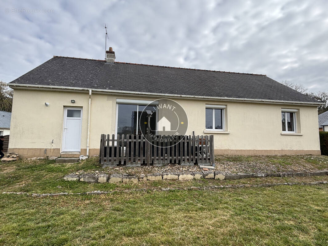 Maison à GENNES