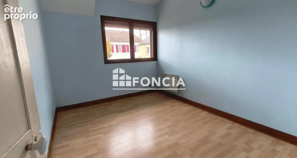 Immeuble de 2 appartements et une maison en centre ville de Dordives - photo 5