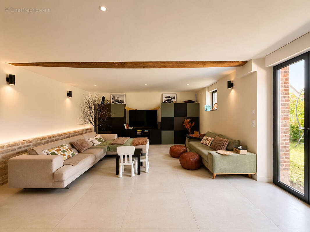SAINTE SAVINE, Ancienne grange de caractère de 230 m² avec piscine chauffée - photo 8
