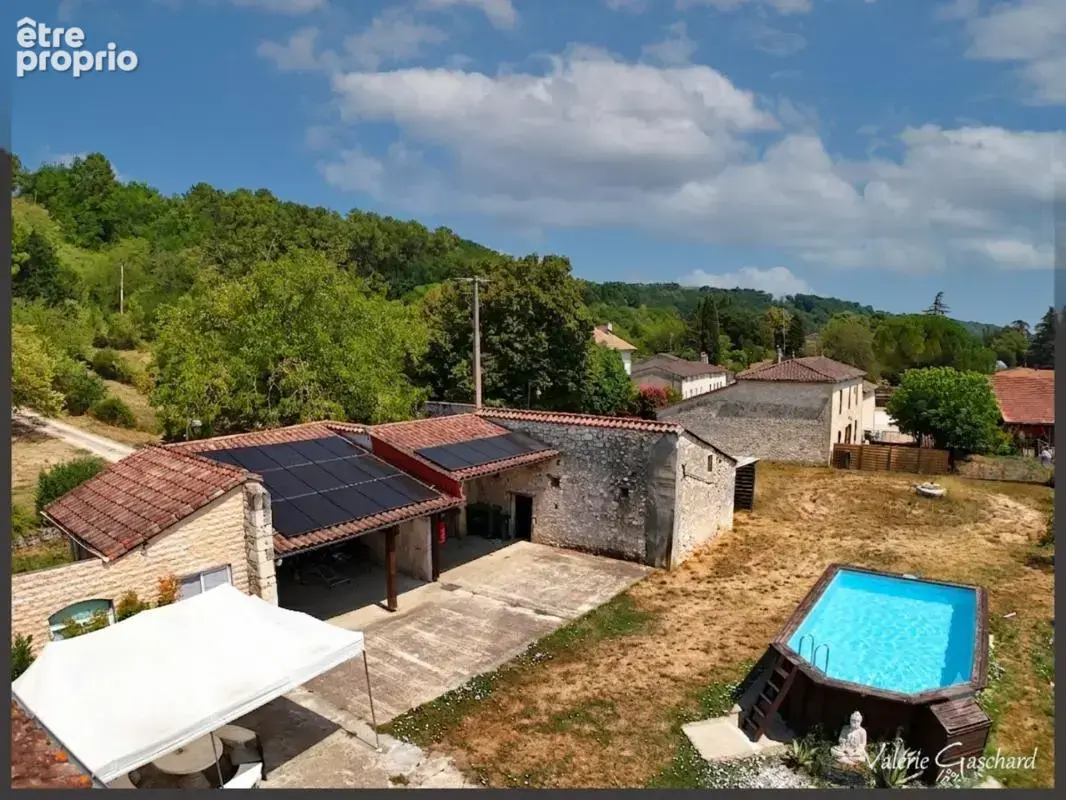 Maison en pierre de caractère (235 m²) – Dépendances, Jardin & Piscine à  SAINT ANTOINE DE BREUILH (24) - photo 4