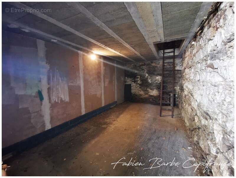 IMMEUBLE DE RAPPORT centre ville de Guer – 394 m²  (56) - photo 23