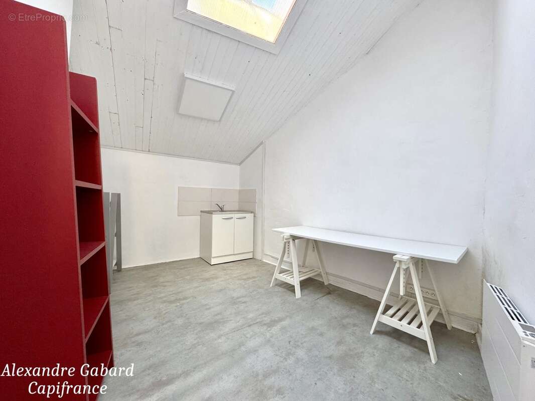Centre ville - Immeuble en pierres d'environ 140 m² - photo 8