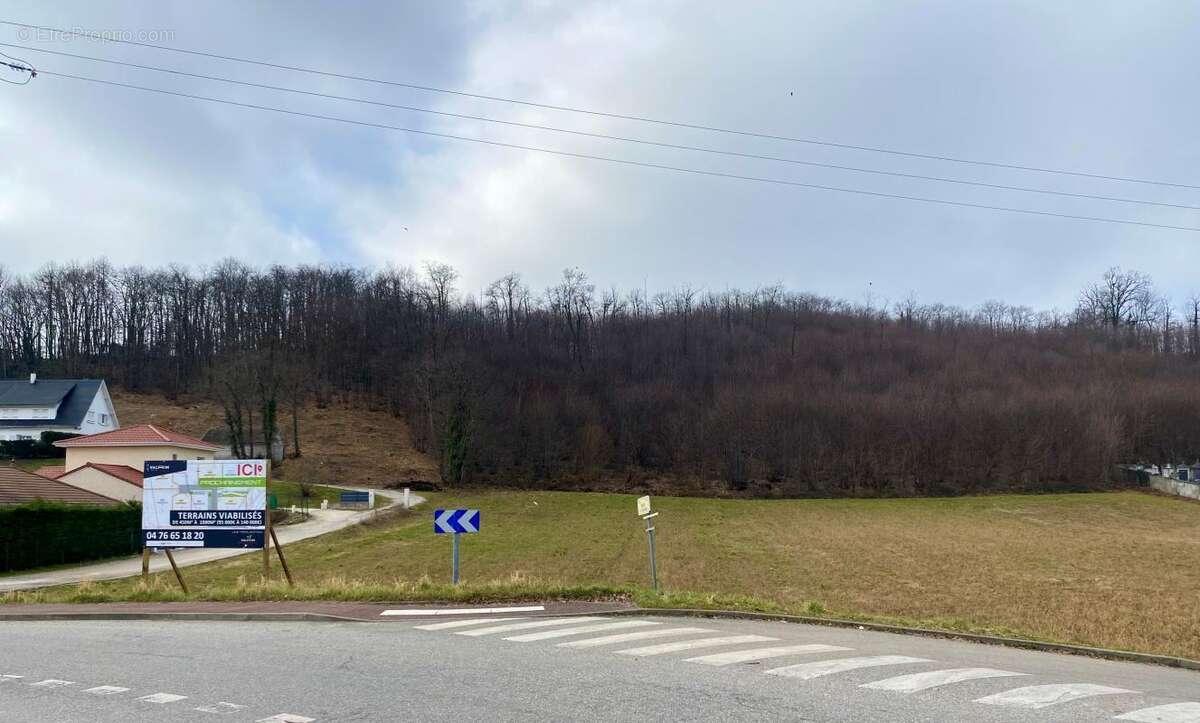 Terrain à SAINT-CASSIEN