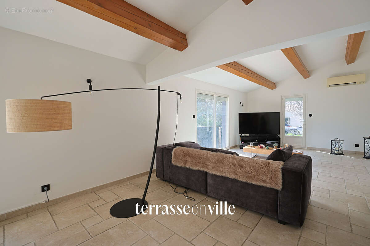 Maison à LA BOUILLADISSE