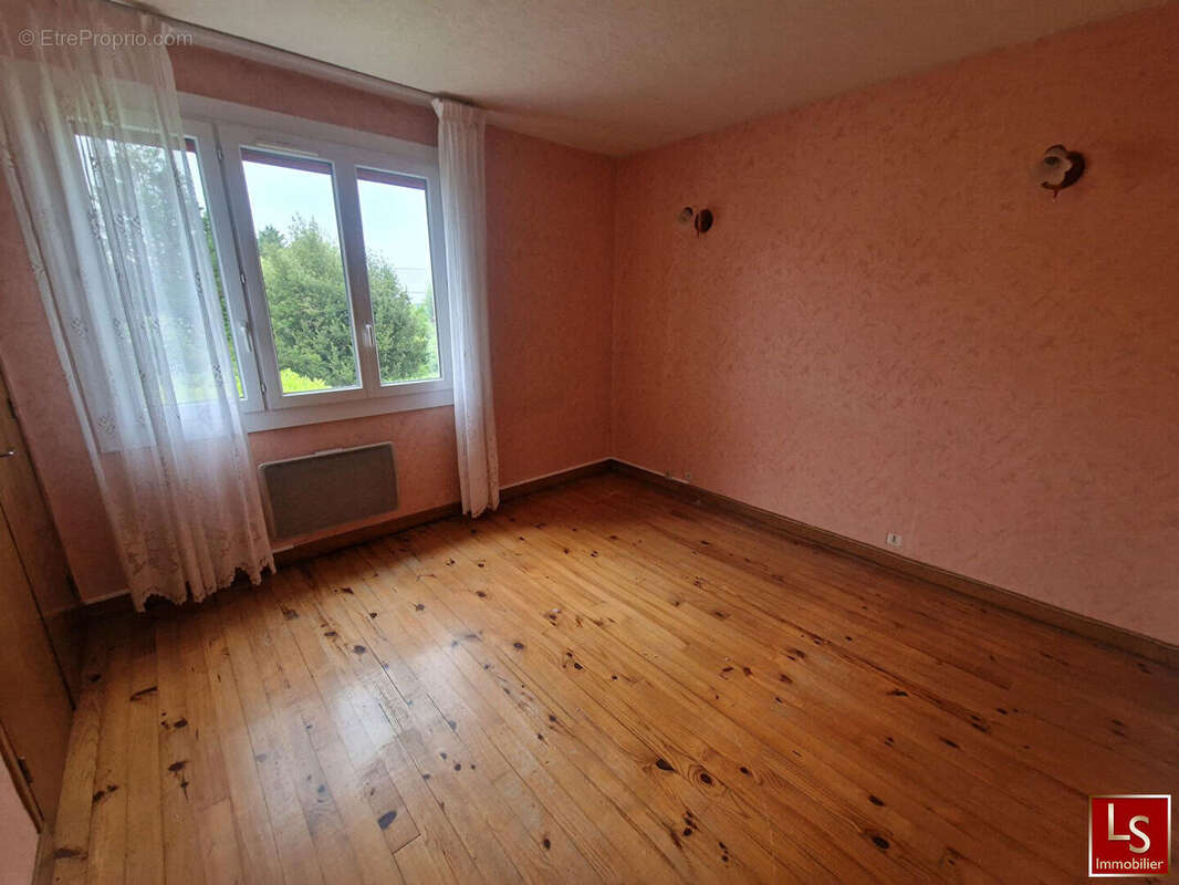 Maison à RIORGES