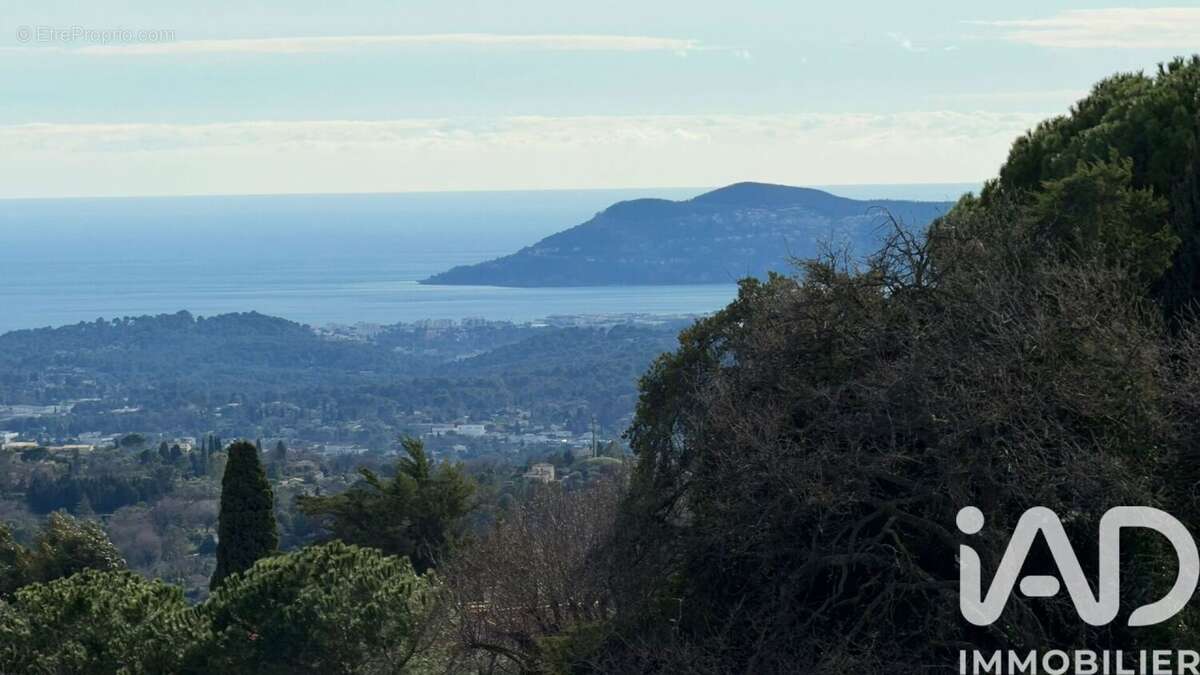 Photo 2 - Maison à CHATEAUNEUF-GRASSE