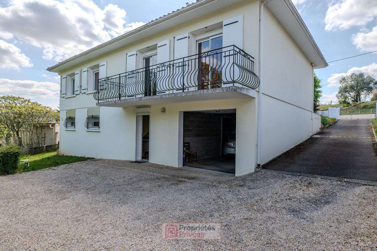 Maison à CHATEAUNEUF-SUR-CHARENTE