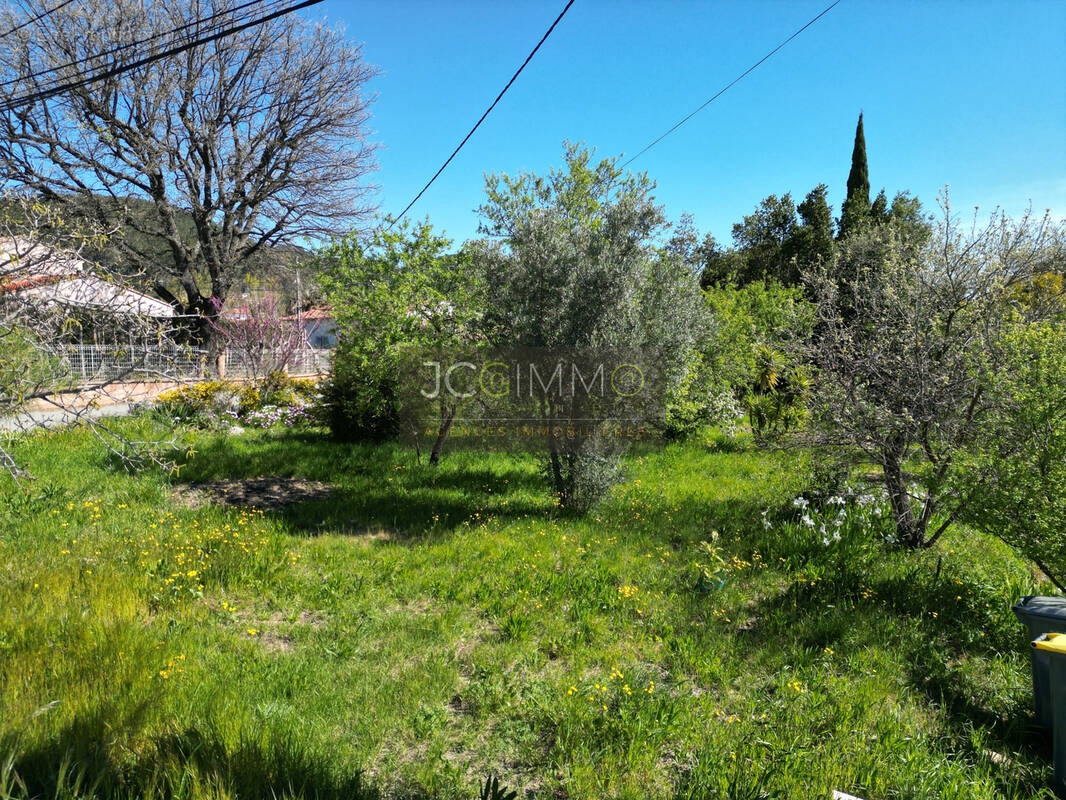 Terrain à PUGET-VILLE