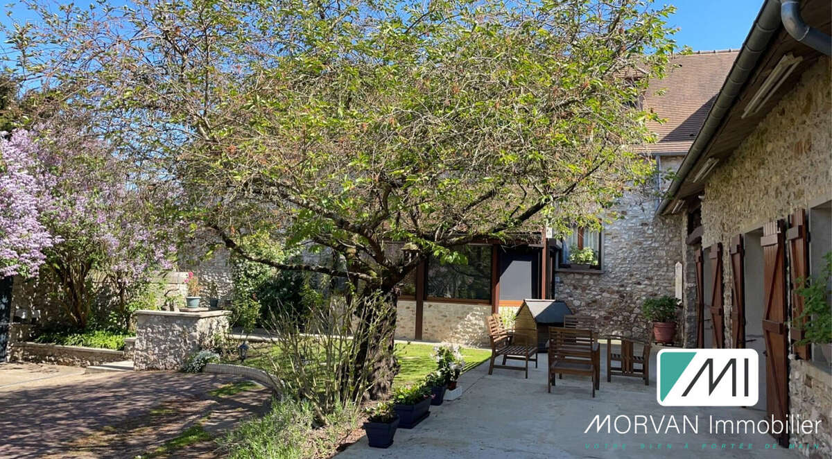 Maison à PRUNAY-LE-TEMPLE