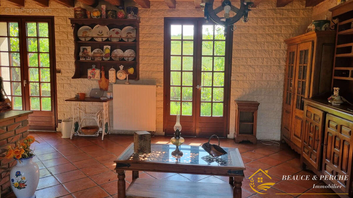 Maison à COMBRES