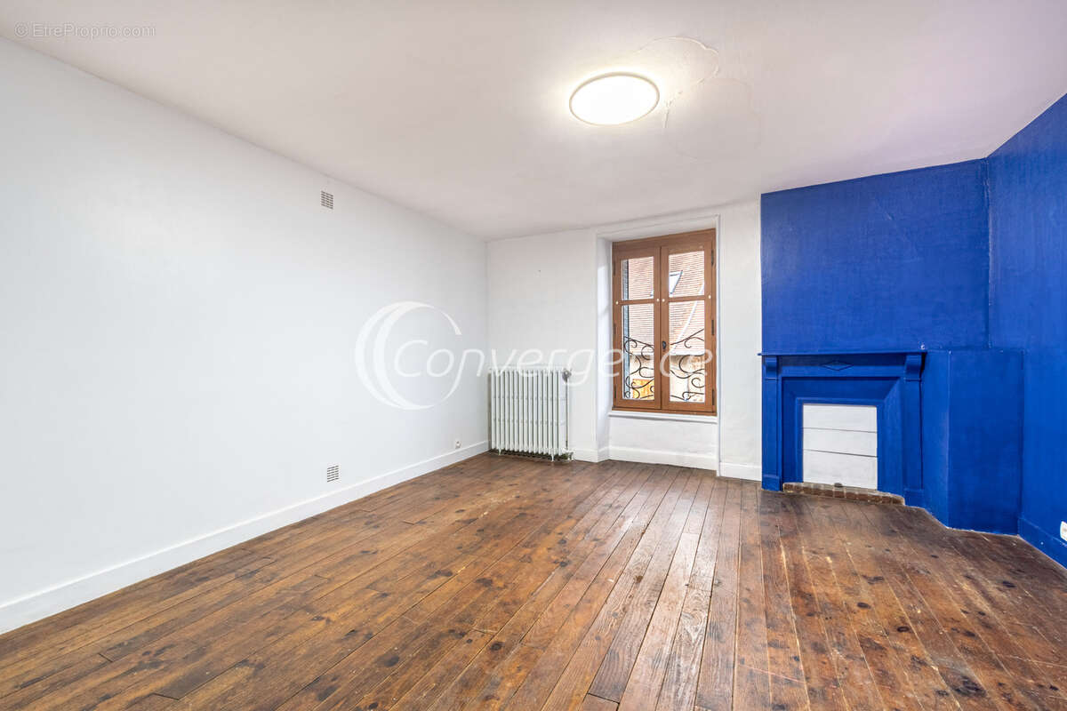 Maison à MAGNAC-BOURG