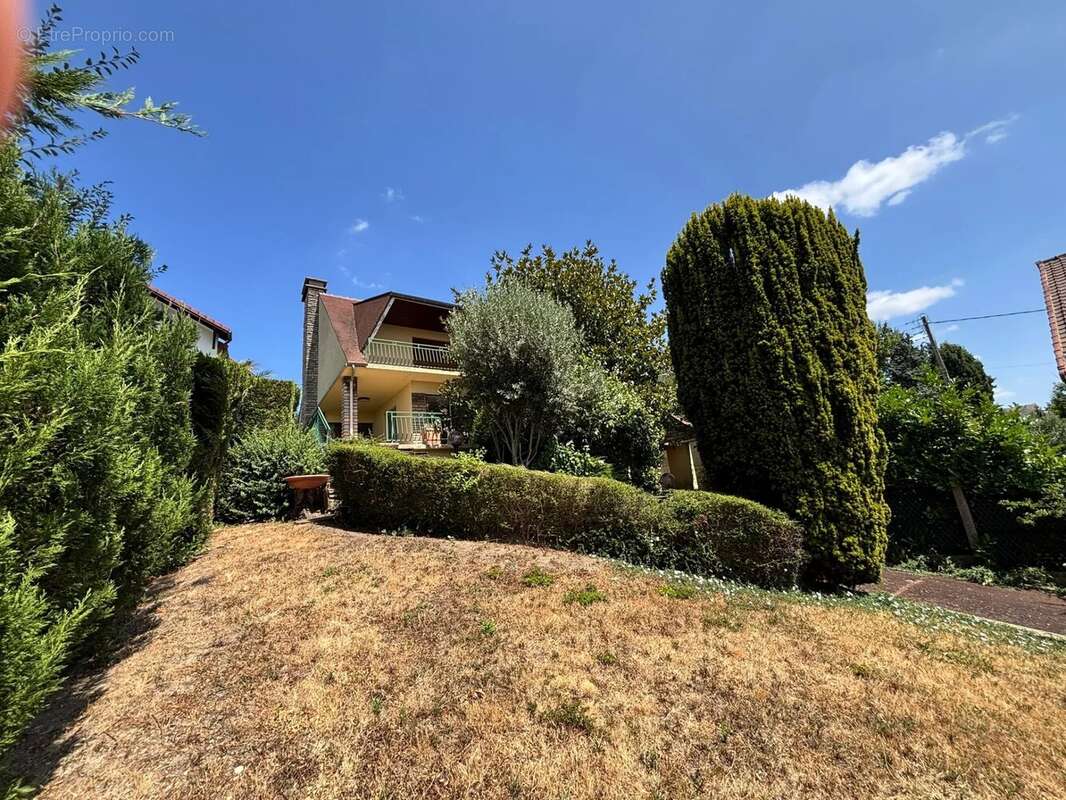 ARGENTEUIL – LES COTEAUX  Élégante maison familiale de plus de 200 m² avec vue sur Paris et la Tour Eiffel - photo 37
