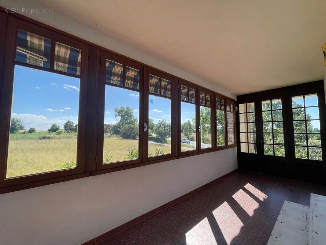 Grande maison  de 226 m² avec hangar - photo 8