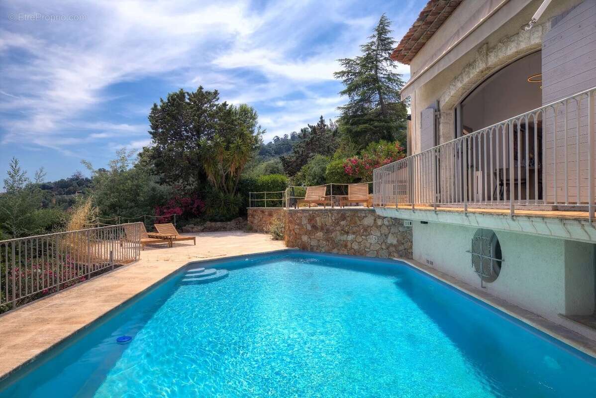 Maison à MANDELIEU-LA-NAPOULE