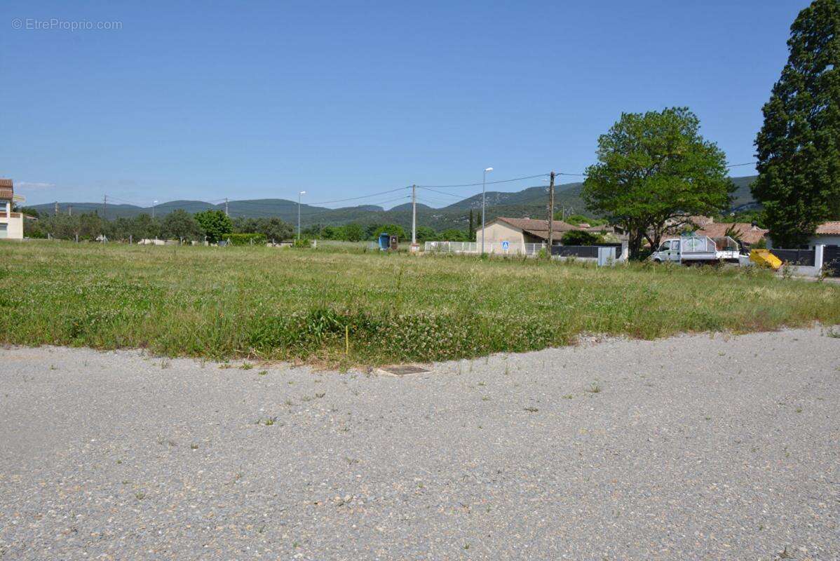 Terrain à VALLON-PONT-D&#039;ARC