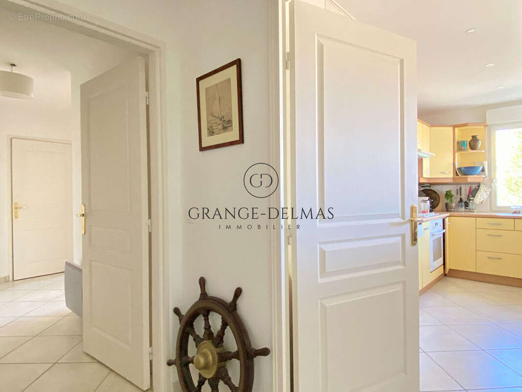 Appartement avec terrasse, ascenseur et garage - CROIX BLANCHE - photo 7
