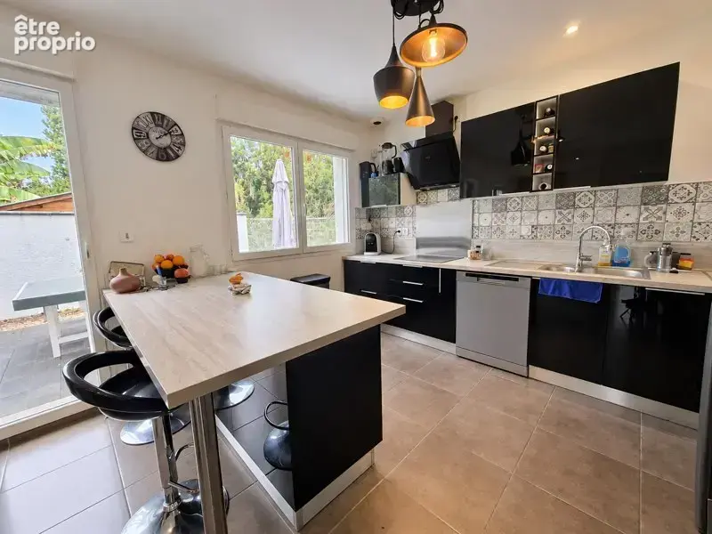Maison de 5 pièces principales - photo 2