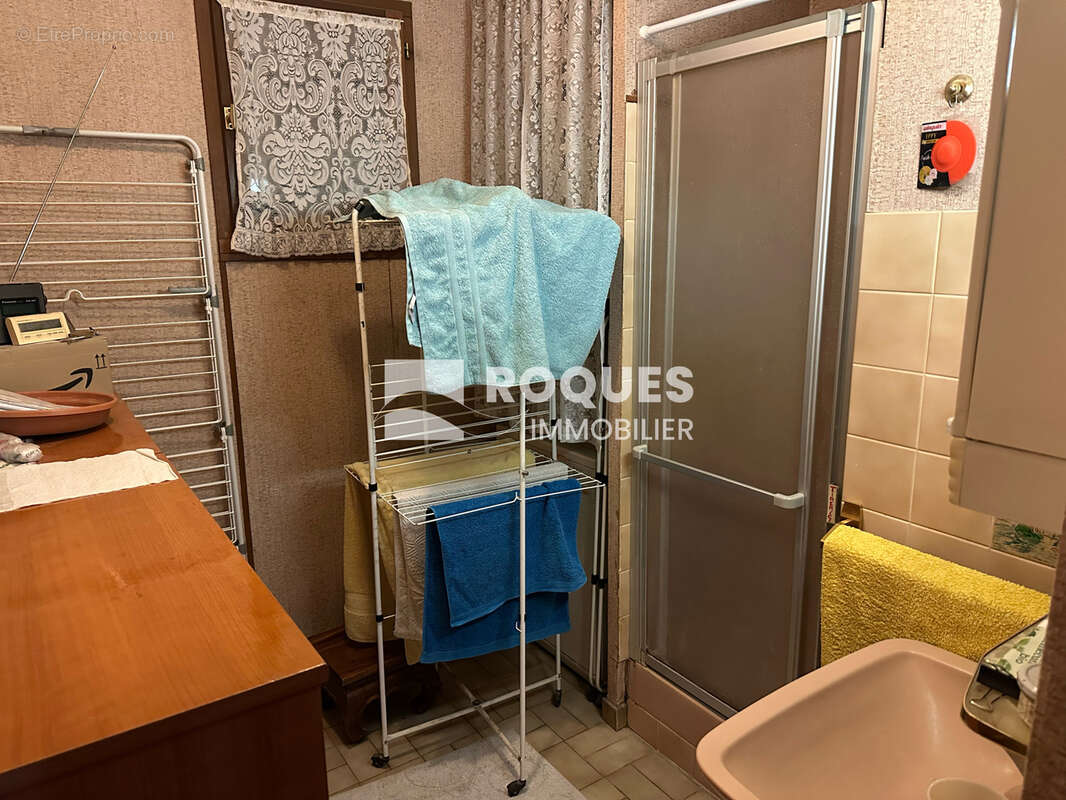 Octon, villa indèpendante de Plain-pied, 74 m2 habitables, sur 912 m2 de terrain, à mettre au goût du jour - photo 10