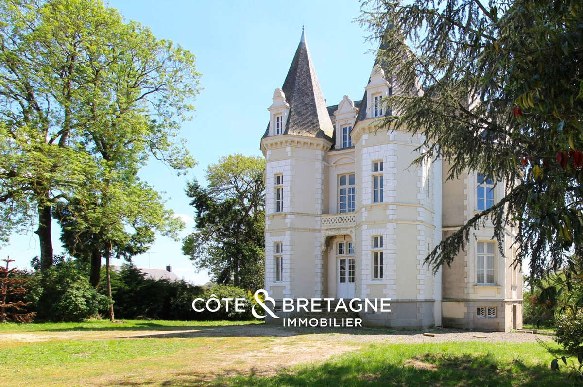 Magnifique château style Néo-Renaissance   Réf : 2025129 - photo 3