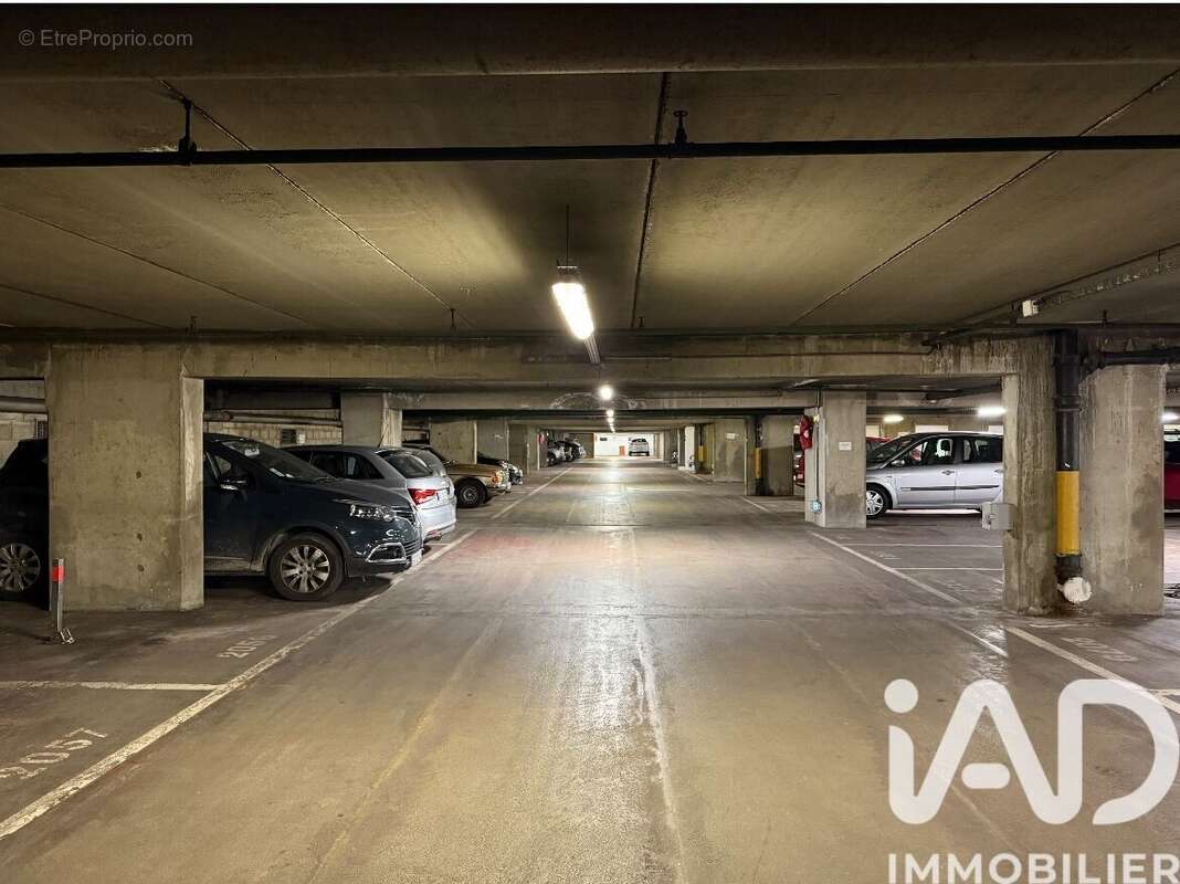 Photo 2 - Parking à PARIS-13E