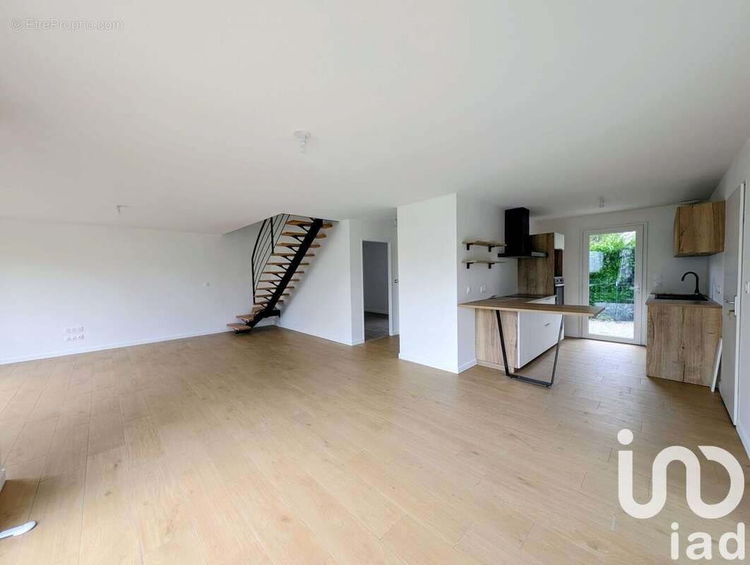 Photo 6 - Maison à SAINT-AVE