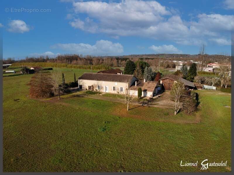 Maison à PINEUILH