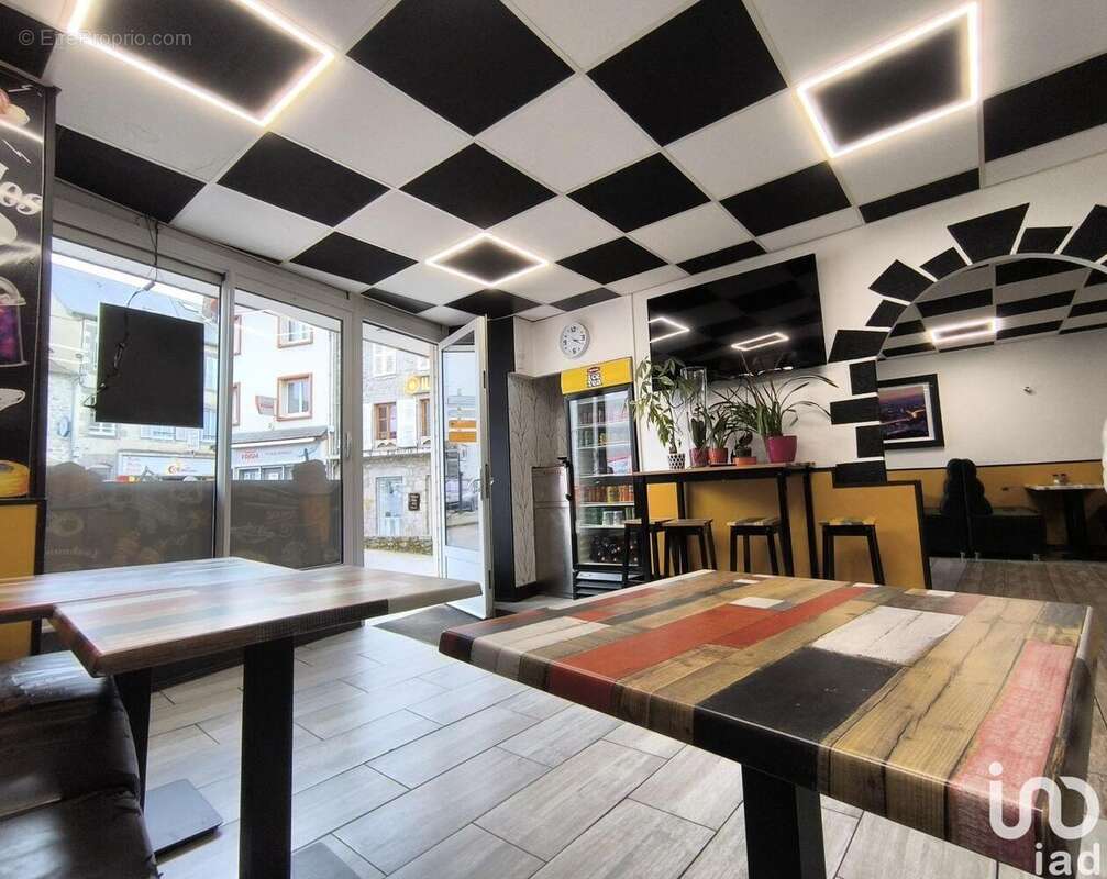 Photo 3 - Commerce à USSEL