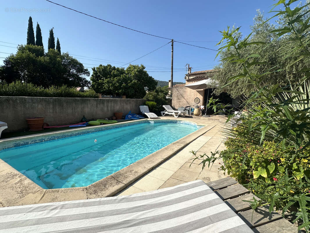 Maison à SOLLIES-PONT