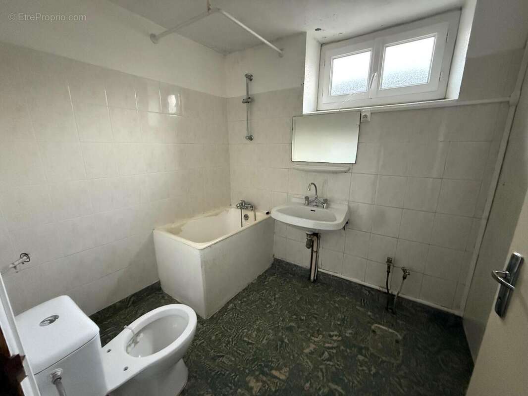   - Maison à ANTRAIGUES-SUR-VOLANE