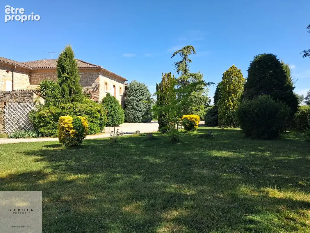REVEL.    Propriété de Caractère,Charme,Prestige et fort potentiel - photo 2
