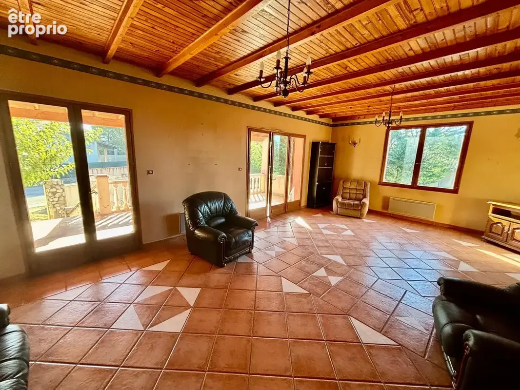 Valréas - maison  de 129 m2 avec garage  et jardin clos. - photo 7