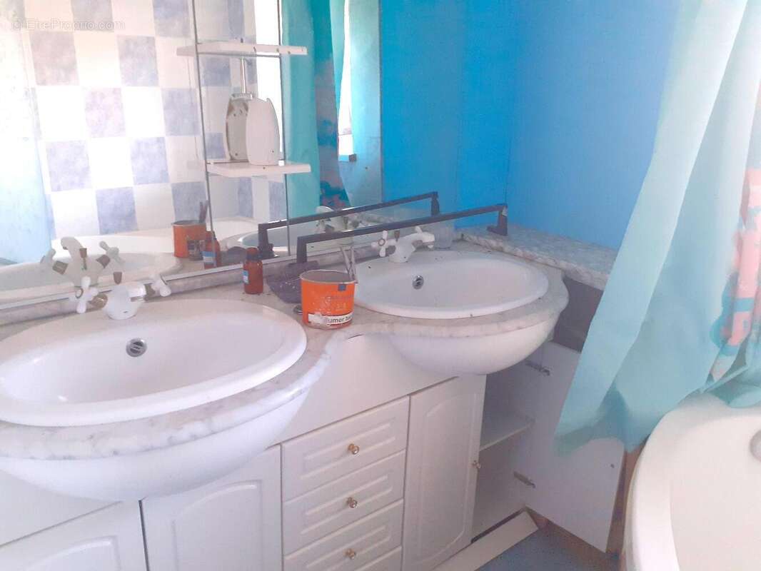   - Maison à SAINT-MARTIN-DE-SANZAY