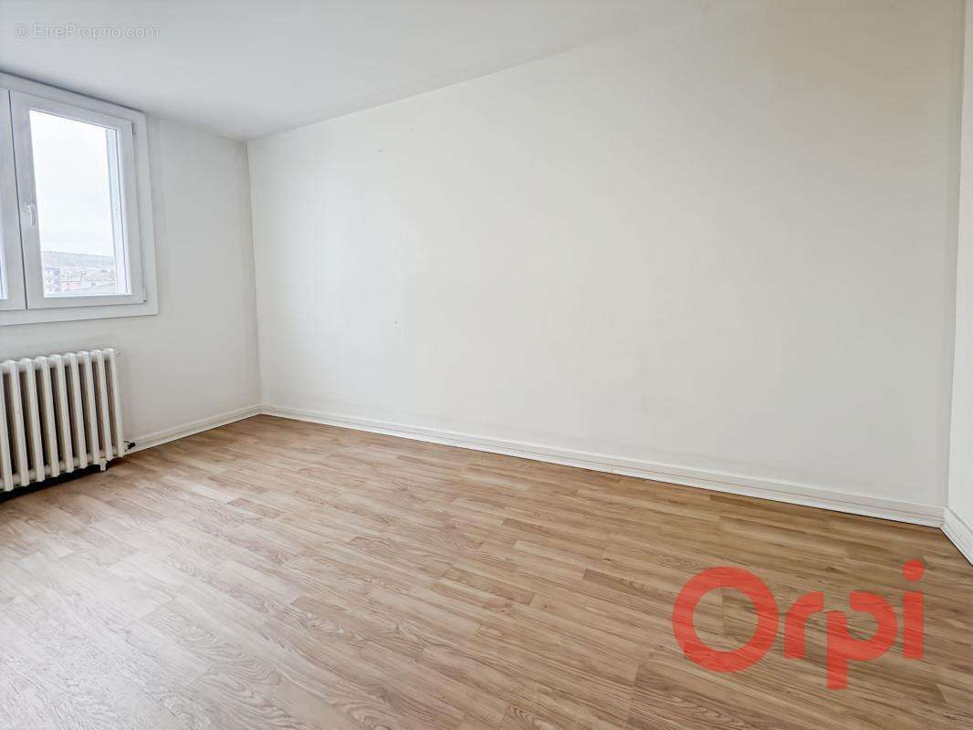 Appartement à SAINT-AMAND-MONTROND