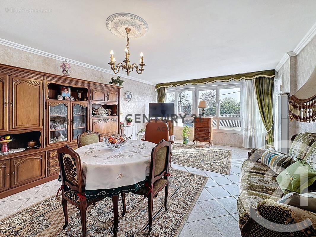 Appartement à MAISONS-ALFORT