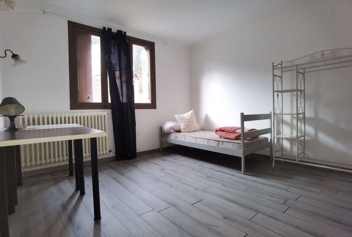 Commerce à VILLEFORT