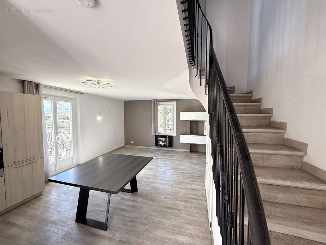 Appartement à MALLEMORT