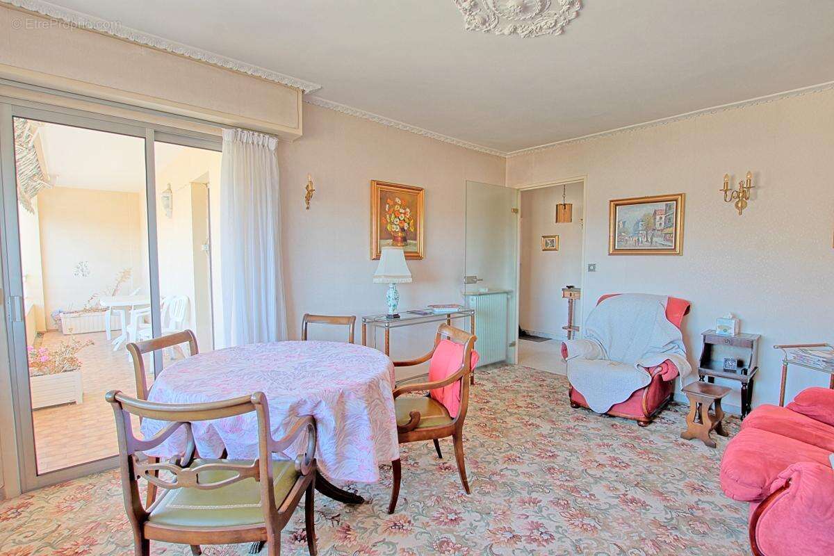 Appartement à LE CANNET