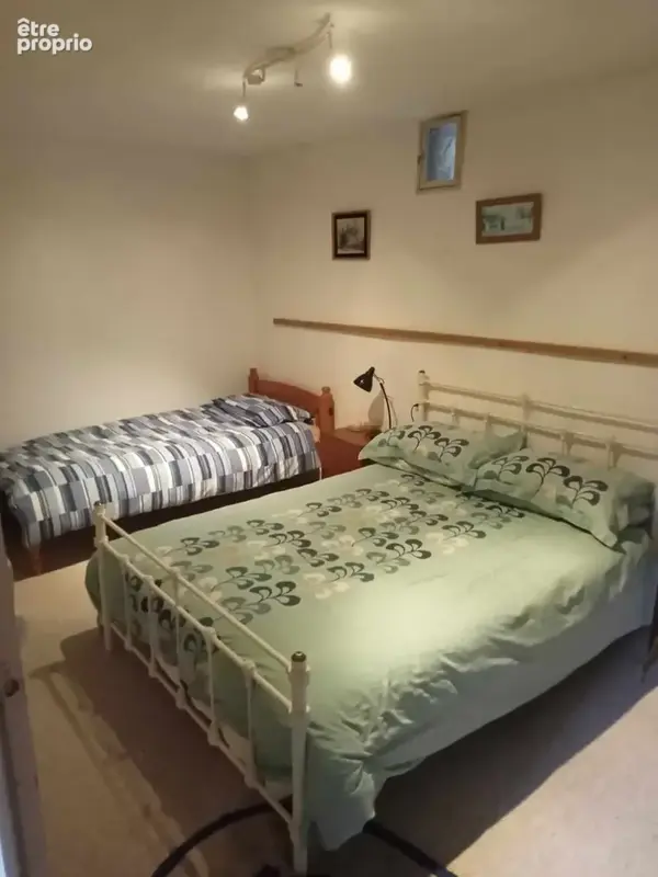 Opportunité rare de trois propriétés séparées en une ; idéal pour vivre et louer - photo 25